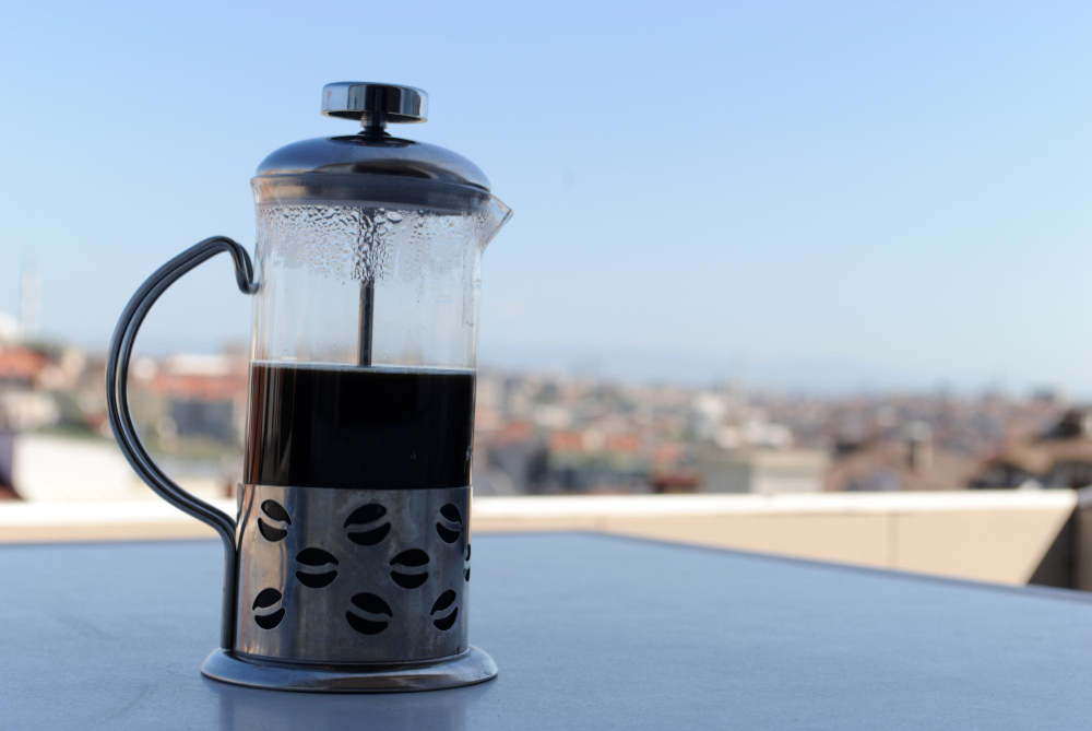 French press – jak używać, jaką kawę wybrać i dlaczego to wciąż jeden z najlepszych zaparzaczy